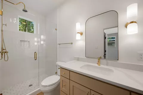 Bath - 5408 Downs Dr, Austin, TX 78721 photo 4 of 5