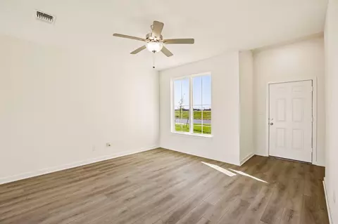 Living - 228 Gus Loop, Georgetown, TX 78626 photo 2 of 4