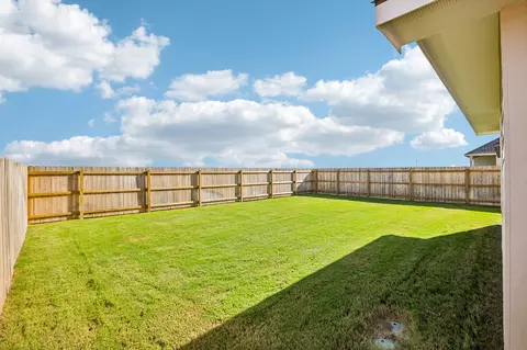Exterior - 228 Gus Loop, Georgetown, TX 78626 photo 8 of 9