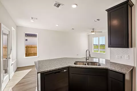 Kitchen - 228 Gus Loop, Georgetown, TX 78626 photo 5 of 5