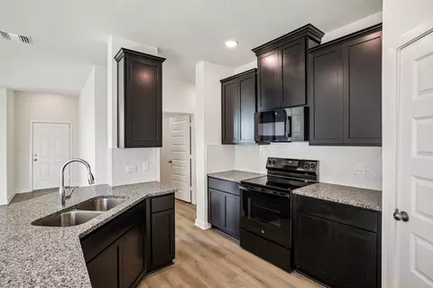 Kitchen - 228 Gus Loop, Georgetown, TX 78626 photo 2 of 5
