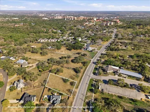 1526 Rr 12 Cir, San Marcos, TX 78666