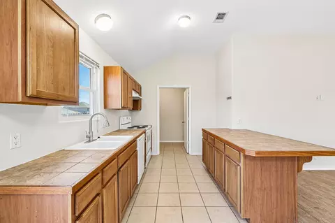 Kitchen - 224 Copper Ln, Jarrell, TX 76537 photo 3 of 5