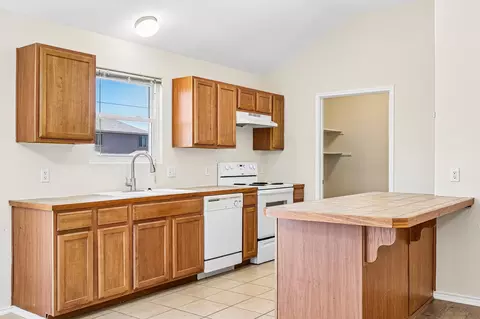 Kitchen - 224 Copper Ln, Jarrell, TX 76537 photo 1 of 5