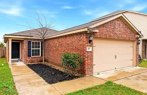 Exterior - 107 Millers Loop, Jarrell, TX 76537 photo 2 of 6