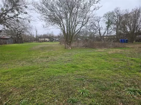 139 Jackson St, Elgin, TX 78621
