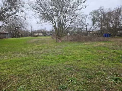 139 Jackson St, Elgin, TX 78621