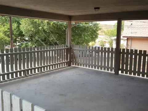 Exterior - 5212 Downs Dr, Austin, TX 78721 photo 2 of 3