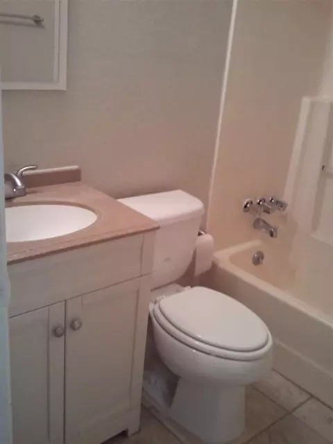 Bath - 5212 Downs Dr, Austin, TX 78721 photo 1 of 1