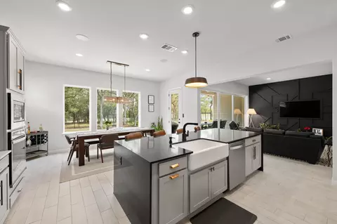 1942 Headwaters Blvd, Dripping Springs, TX 78620
