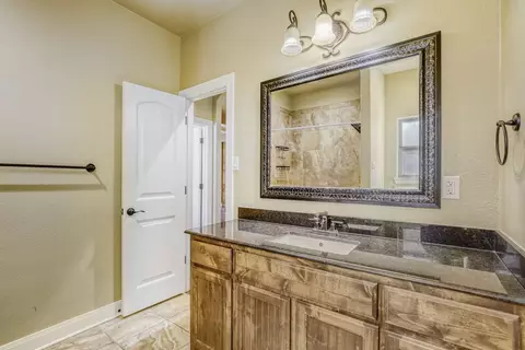 Bath - 329 Jake Dr, Jarrell, TX 76537 photo 4 of 4