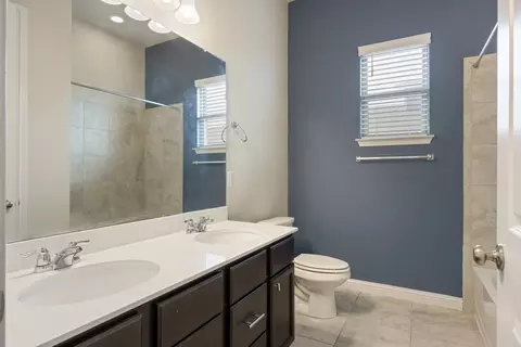 Bath - 16617 Sumptuous Dr, Manor, TX 78653 photo 4 of 4