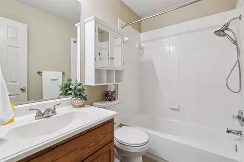 Bath - 700 Scheel Rd, Kyle, TX 78640 photo 3 of 3