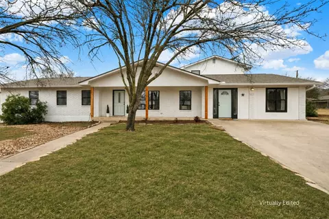 217 W Driftwood Dr, Fredericksburg, TX 78624