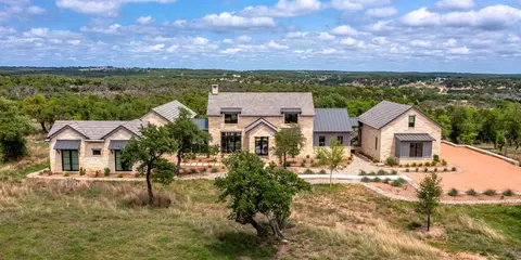 201 Eldorado Ridge Dr, Fredericksburg, TX 78624