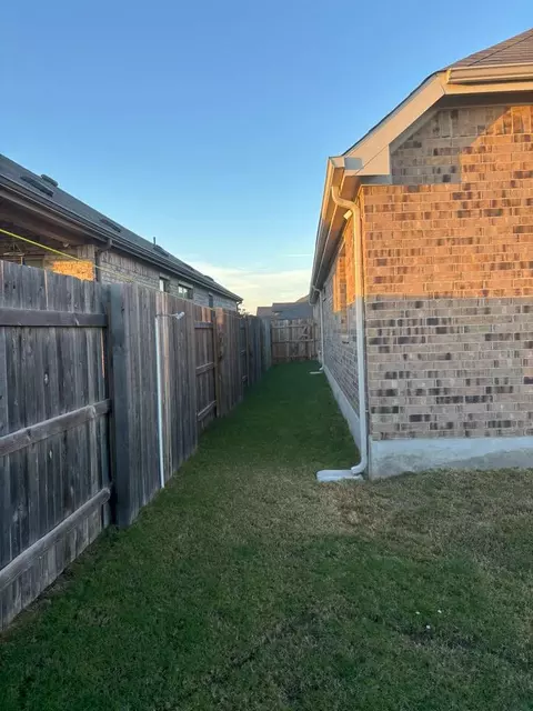 Exterior - 611 Durian Loop, Buda, TX 78610 photo 9 of 11