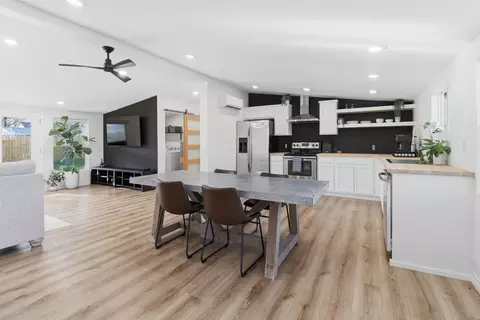 728 Driftwood Ln, Cottonwood Shores, TX 78657