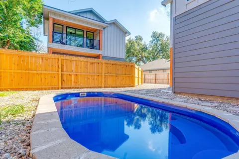 Exterior - 910 Tillery St, Austin, TX 78702 photo 12 of 12