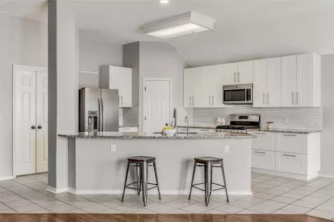 4319 S Summercrest Loop, Round Rock, TX 78681
