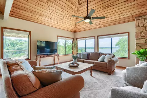509 Coventry Rd, Spicewood, TX 78669