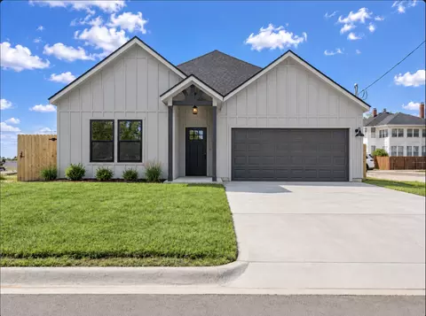 271 Manse Ave, Giddings, TX 78942
