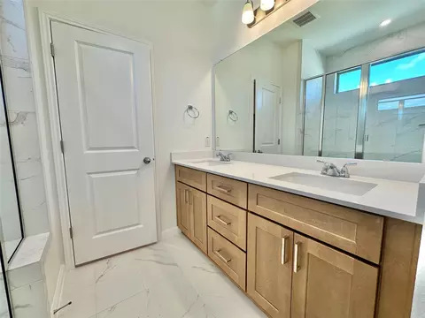 Bath - 6151 Marsh Ln, Buda, TX 78610 photo 2 of 4