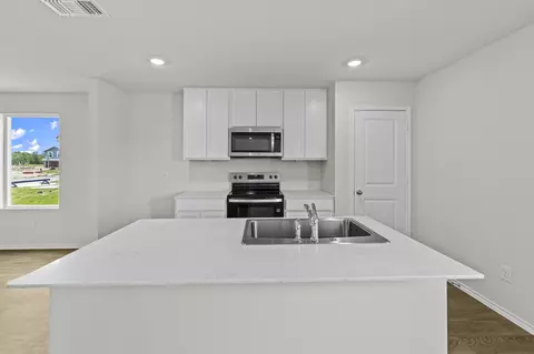 Kitchen - 2121 Windflower Ln, Luling, TX 78648 photo 3 of 3
