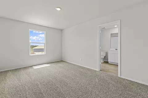 Bedroom - 2121 Windflower Ln, Luling, TX 78648 photo 5 of 11