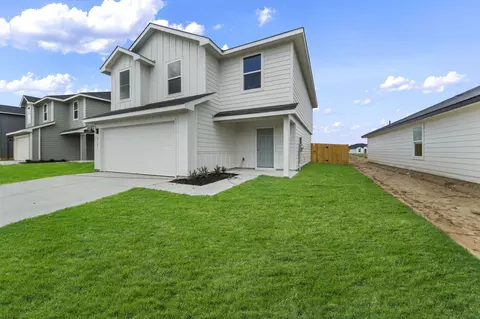 Exterior - 2121 Windflower Ln, Luling, TX 78648 photo 2 of 2