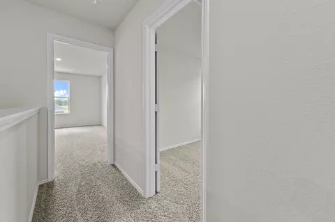 Entry Way - 2121 Windflower Ln, Luling, TX 78648 photo 4 of 5