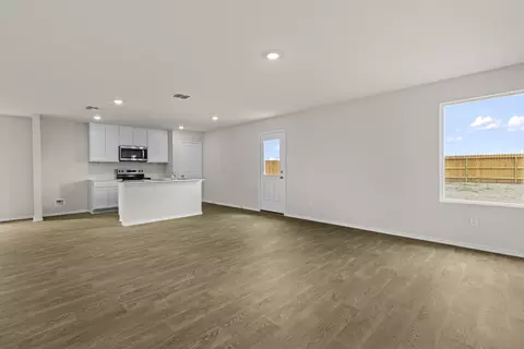 Living - 2121 Windflower Ln, Luling, TX 78648 photo 4 of 4
