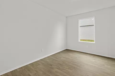 Bedroom - 2121 Windflower Ln, Luling, TX 78648 photo 7 of 11