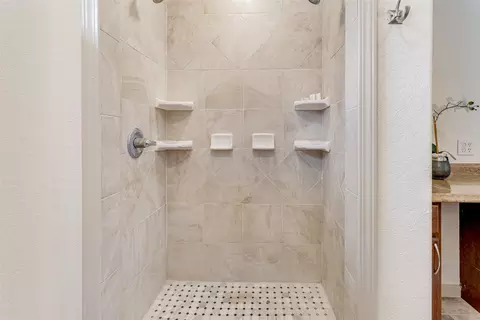Bath - 1374 Forest View Dr, Blanco, TX 78606 photo 1 of 2