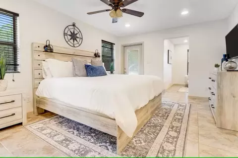 Bedroom - 1374 Forest View Dr, Blanco, TX 78606 photo 1 of 3
