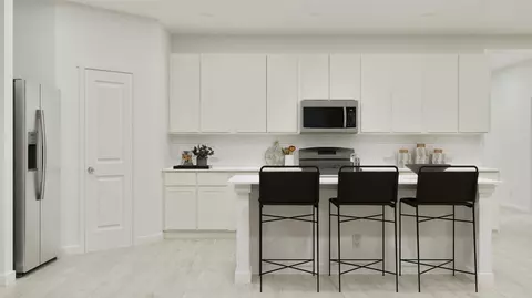 Kitchen - 232 Avre Loop, Kyle, TX 78640 photo 3 of 4