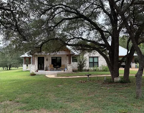 2656 River Bend Rd, Smithville, TX 78957