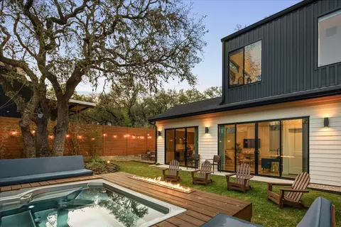 2214 S 3rd St #B, Austin, TX 78704