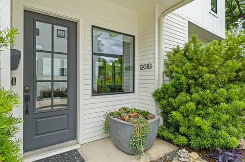 1201 W 39th 12 St #B, Austin, TX 78756