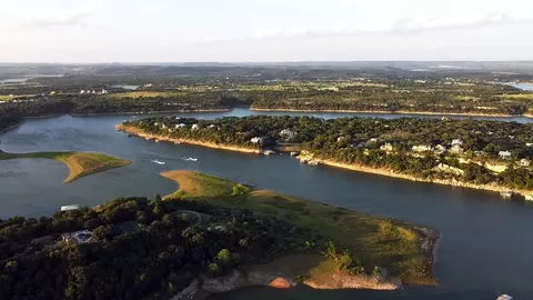 25406 Pedernales Point Dr, Spicewood, TX 78669