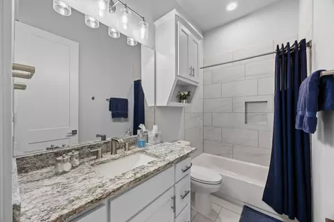 Bath - 2208 Quarry Loop, Leander, TX 78641 photo 1 of 5