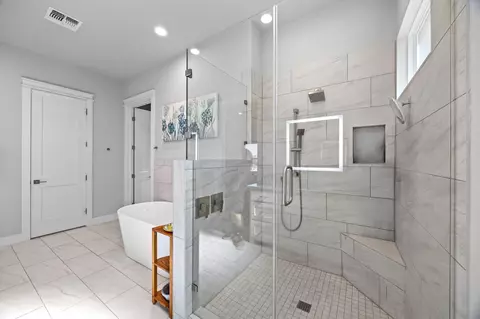 Bath - 2208 Quarry Loop, Leander, TX 78641 photo 3 of 5
