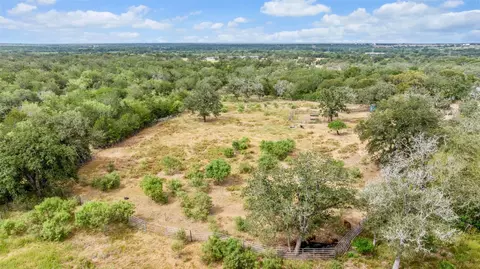 827 Fm 671, Lockhart, TX 78644 photo 32
