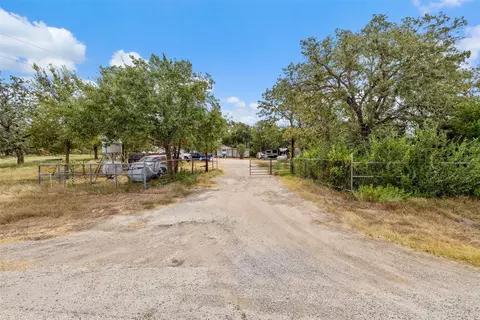 827 Fm 671, Lockhart, TX 78644 photo 6