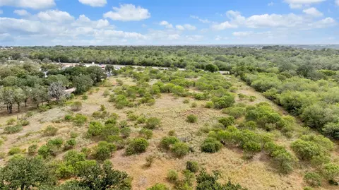 827 Fm 671, Lockhart, TX 78644 photo 29