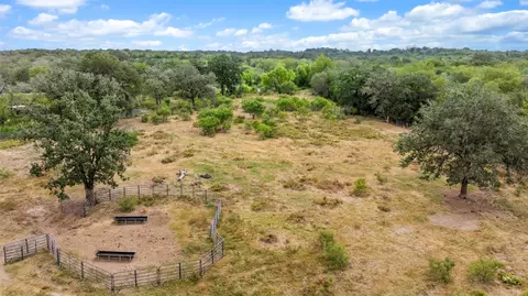 827 Fm 671, Lockhart, TX 78644 photo 12