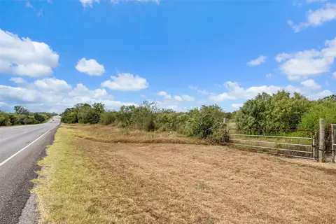 827 Fm 671, Lockhart, TX 78644 photo 8