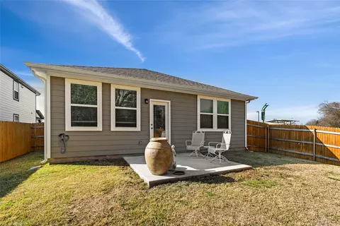 Exterior - 174 Bendecido Loop, Elgin, TX 78621 photo 7 of 7