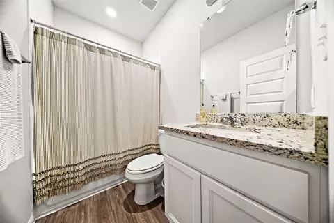 Bath - 174 Bendecido Loop, Elgin, TX 78621 photo 2 of 2