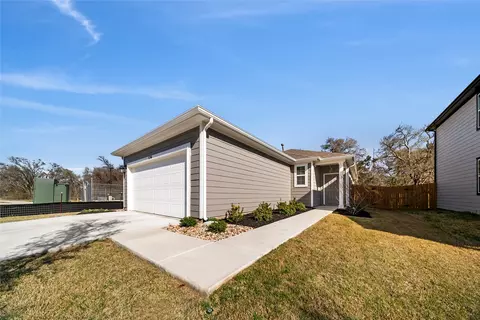 Exterior - 174 Bendecido Loop, Elgin, TX 78621 photo 3 of 7