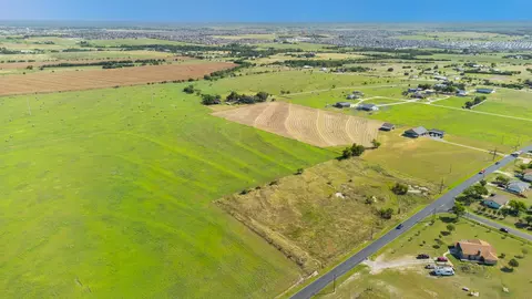 1499 County Road 311 Dr, Jarrell, TX 76537 photo 5